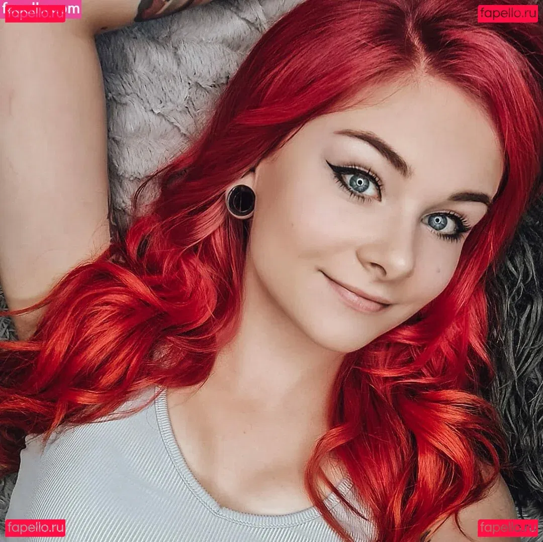 Lin mit den Hunden Onlyfans Photo Gallery 