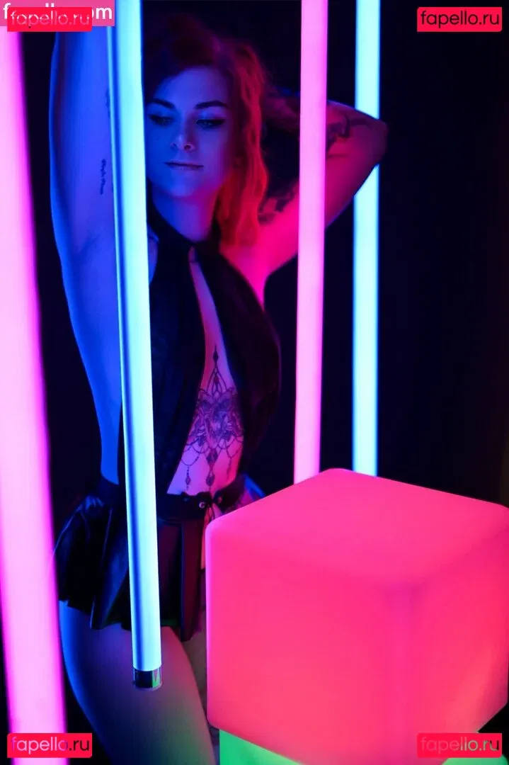 Lin mit den Hunden Onlyfans Photo Gallery 