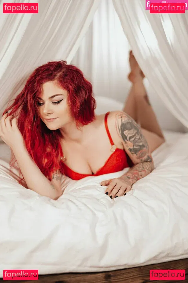 Lin mit den Hunden Onlyfans Photo Gallery 