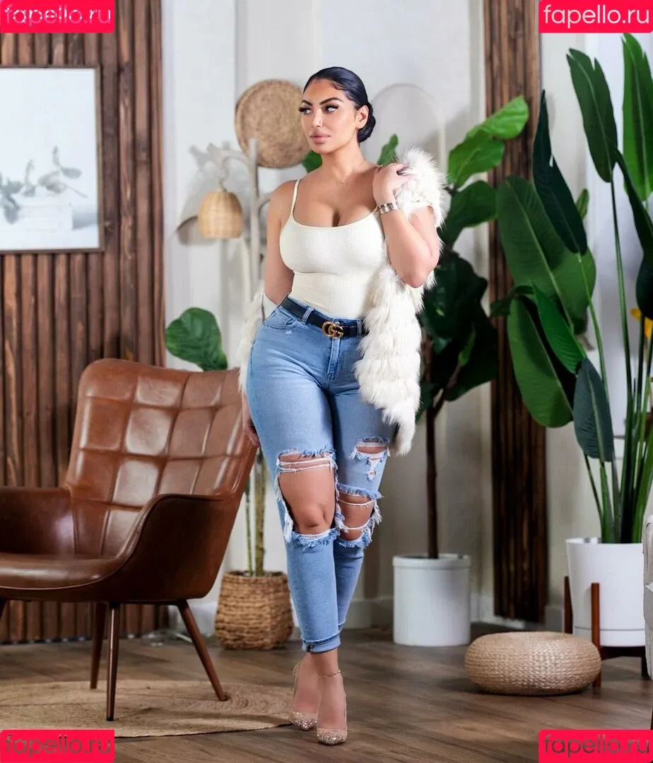 La Reina Shaw Onlyfans Photo Gallery 
