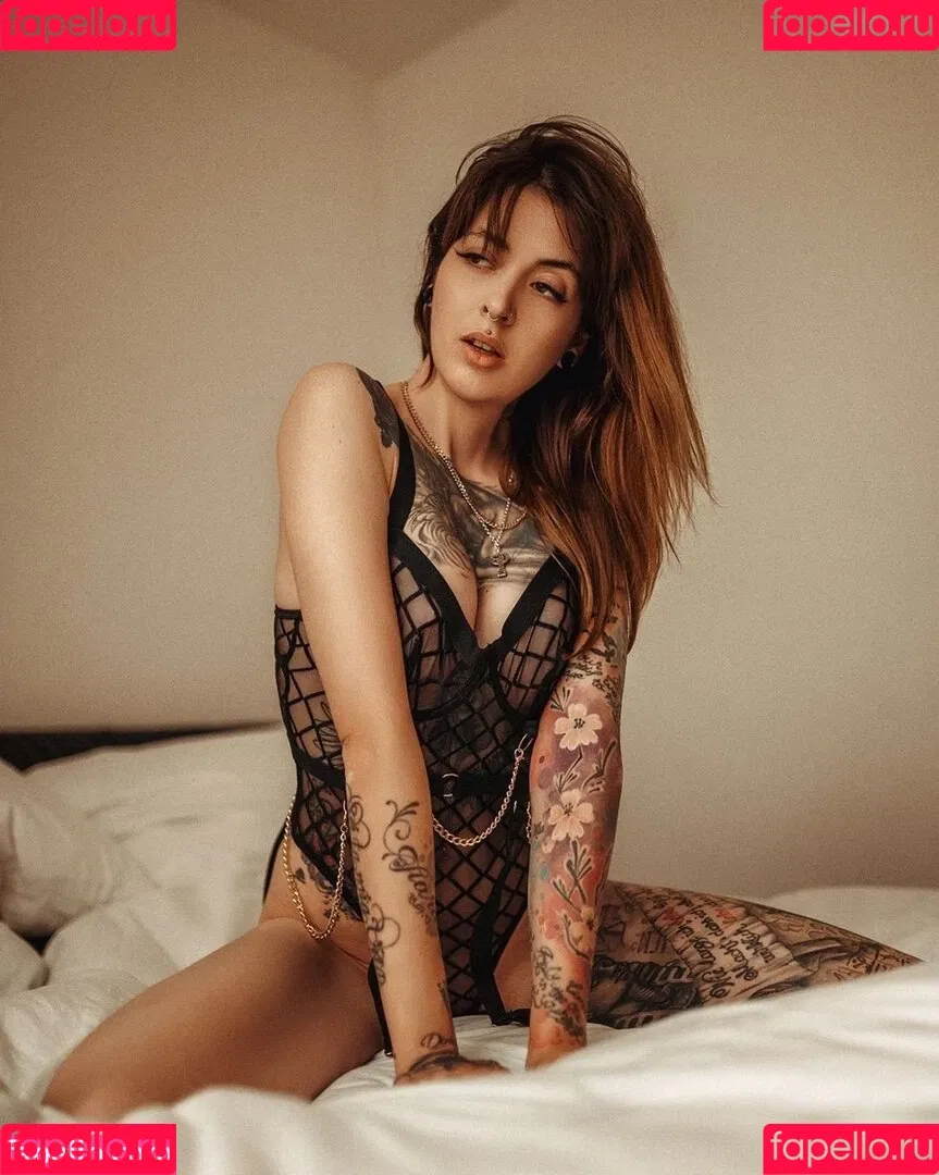U.n.t.o.u.c.h.a.b.l.e Onlyfans Photo Gallery 