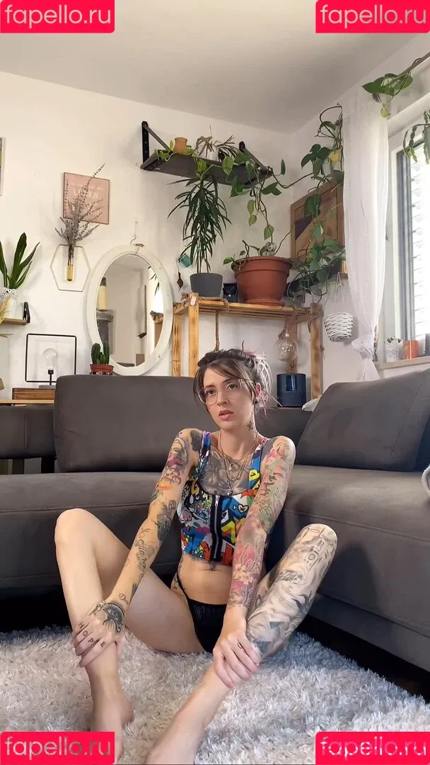 U.n.t.o.u.c.h.a.b.l.e Onlyfans Photo Gallery 