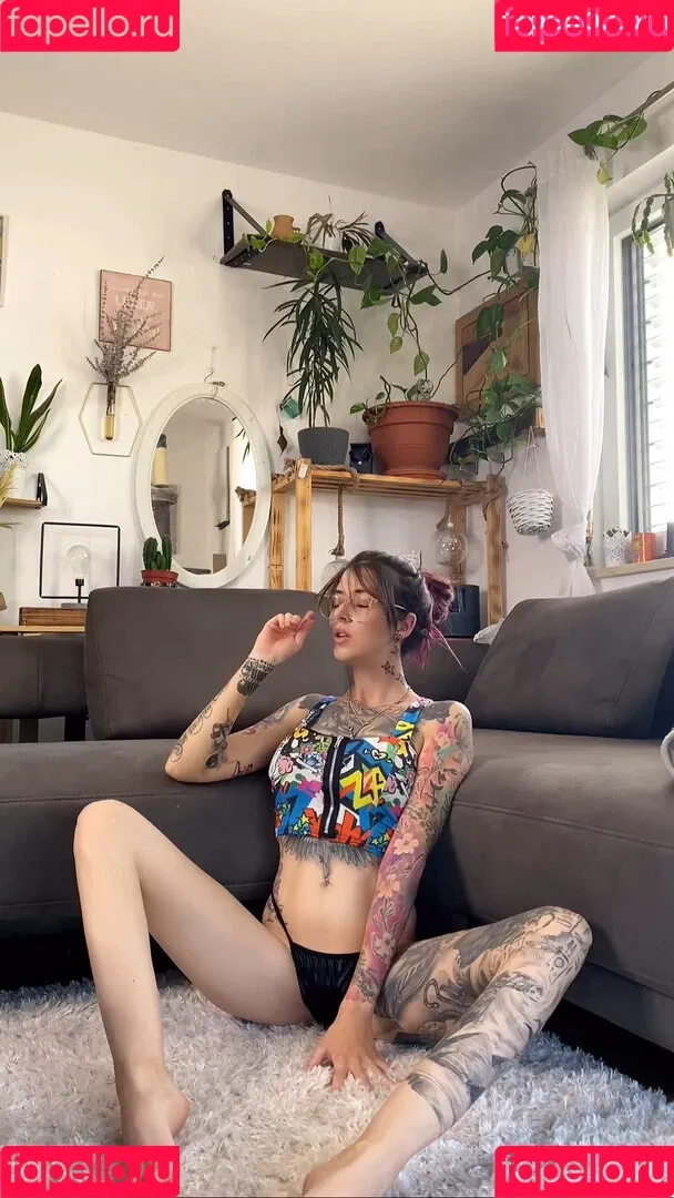 U.n.t.o.u.c.h.a.b.l.e Onlyfans Photo Gallery 