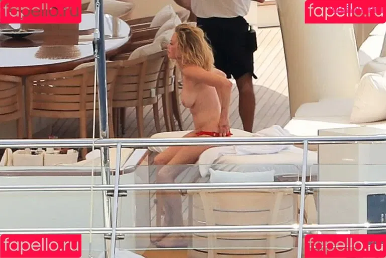 Melanie Griffith Onlyfans Photo Gallery 