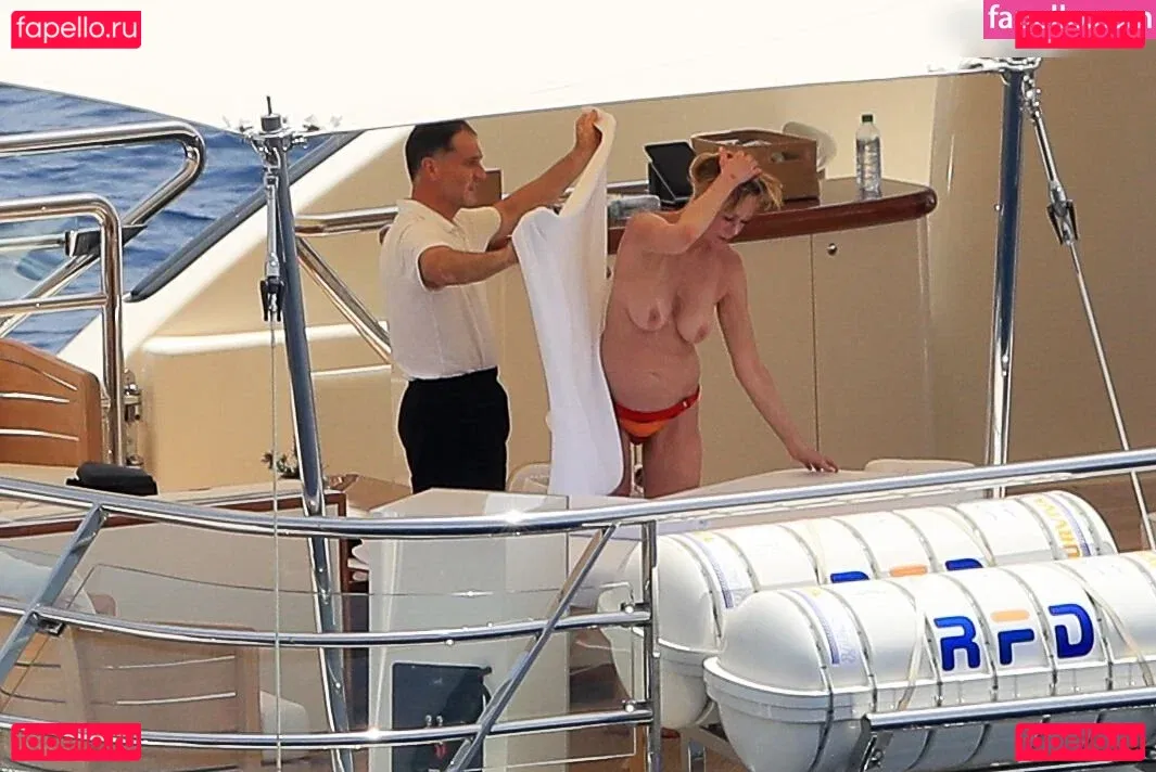 Melanie Griffith Onlyfans Photo Gallery 