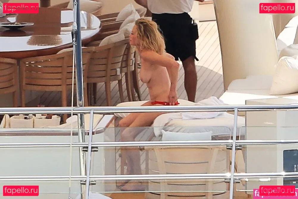 Melanie Griffith Onlyfans Photo Gallery 