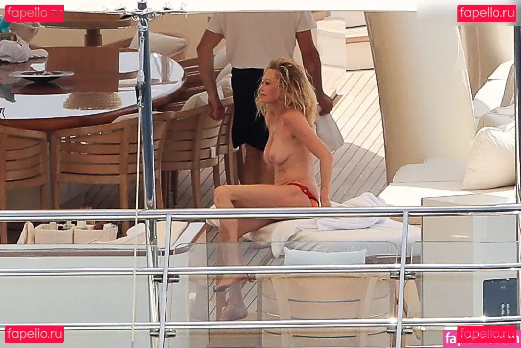 Melanie Griffith Onlyfans Photo Gallery 