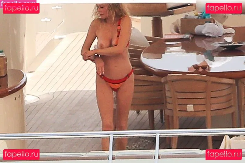 Melanie Griffith Onlyfans Photo Gallery 