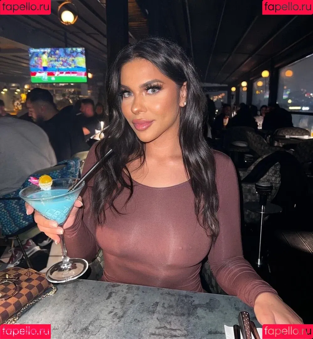 Elvana Vita Onlyfans Photo Gallery 