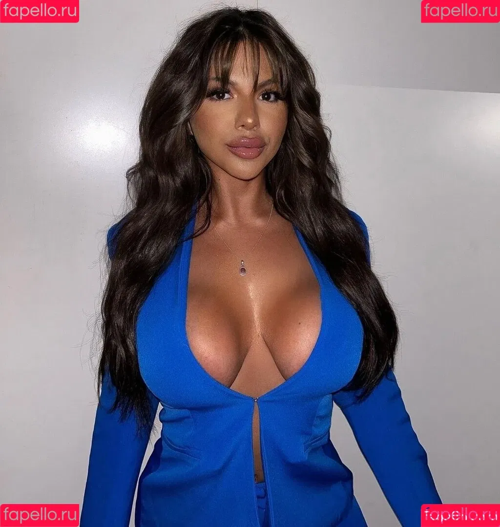 Elvana Vita Onlyfans Photo Gallery 