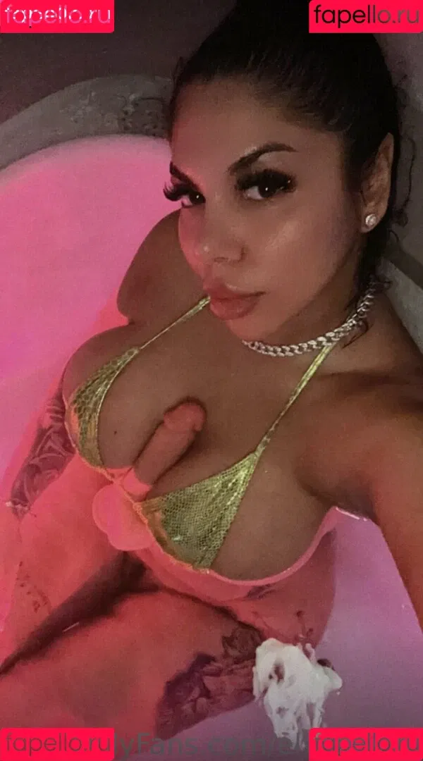 Elvana Vita Onlyfans Photo Gallery 