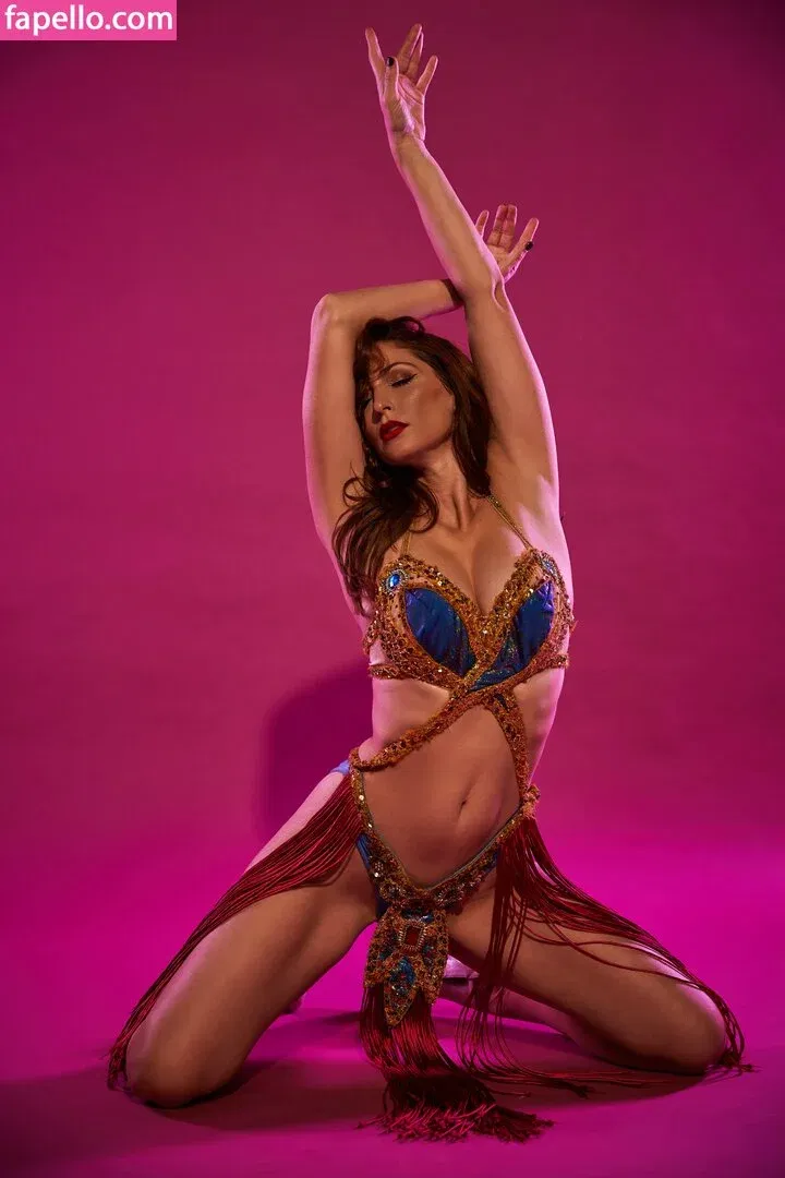 Carlotta Champagne Onlyfans Photo Gallery 