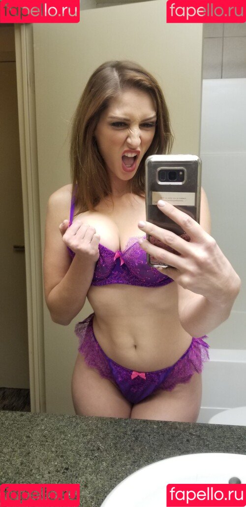 Carlotta Champagne Onlyfans Photo Gallery 