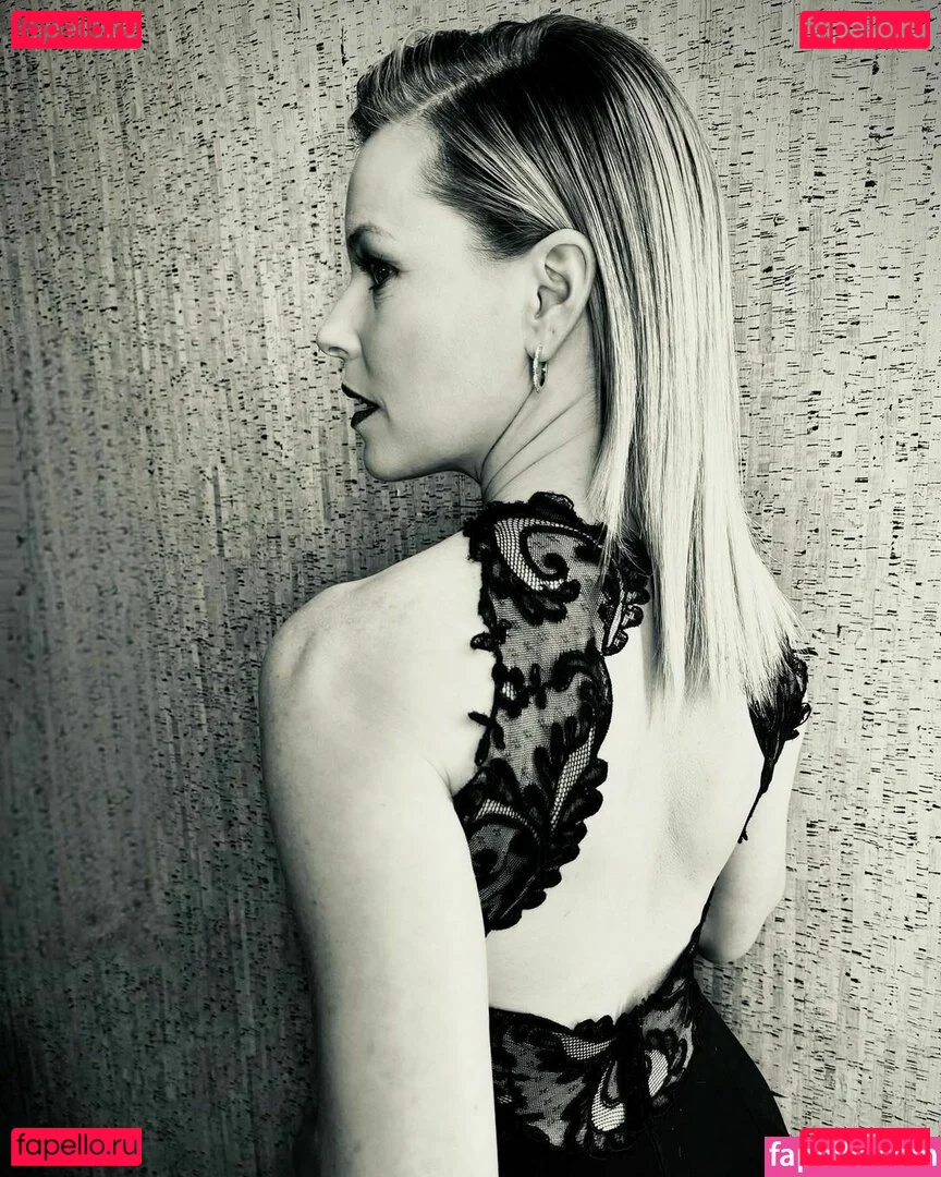 Elizabeth Banks Onlyfans Photo Gallery 