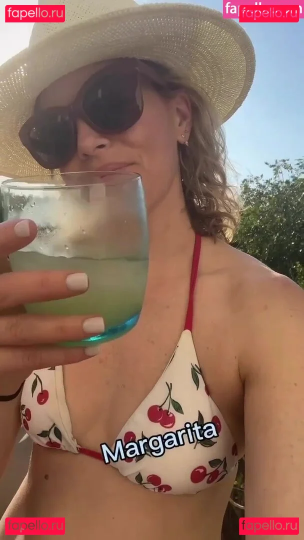 Elizabeth Banks Onlyfans Photo Gallery 