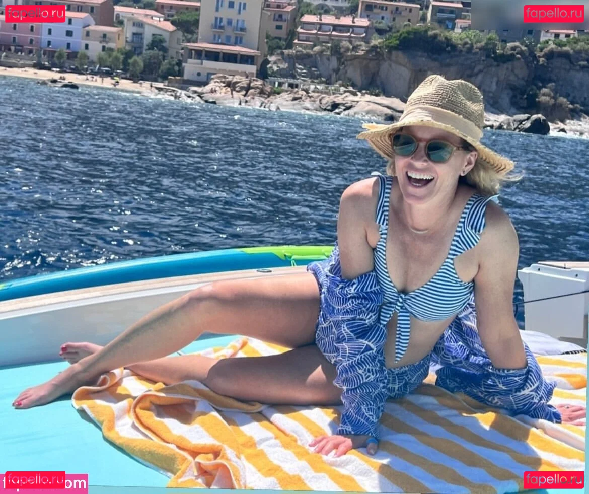 Elizabeth Banks Onlyfans Photo Gallery 