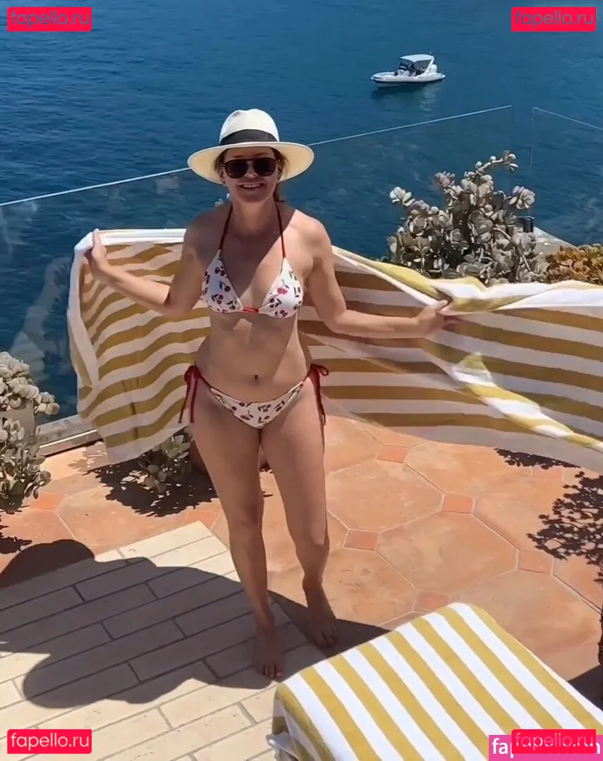 Elizabeth Banks Onlyfans Photo Gallery 