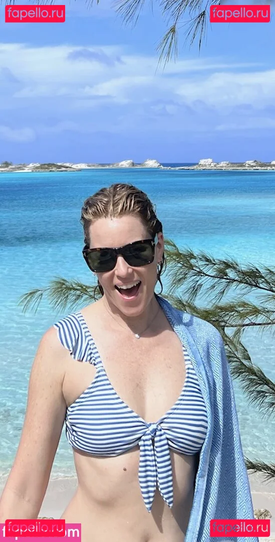 Elizabeth Banks Onlyfans Photo Gallery 