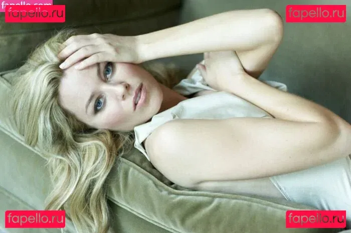 Elizabeth Banks Onlyfans Photo Gallery 