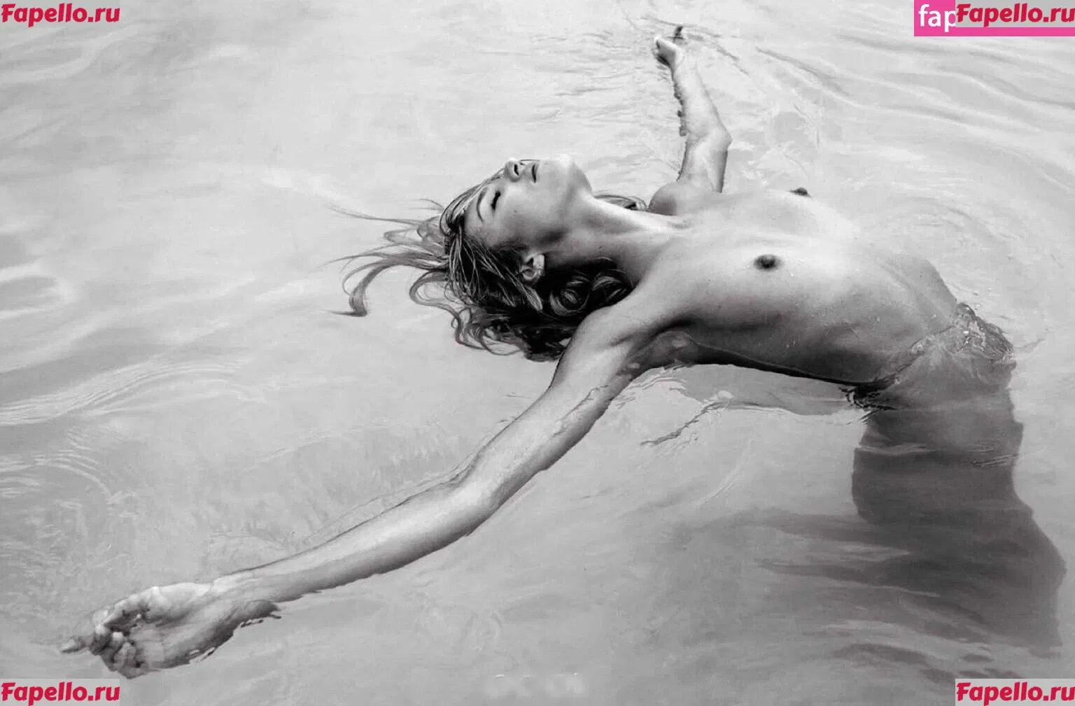 Candice Swanepoel Onlyfans Photo Gallery 