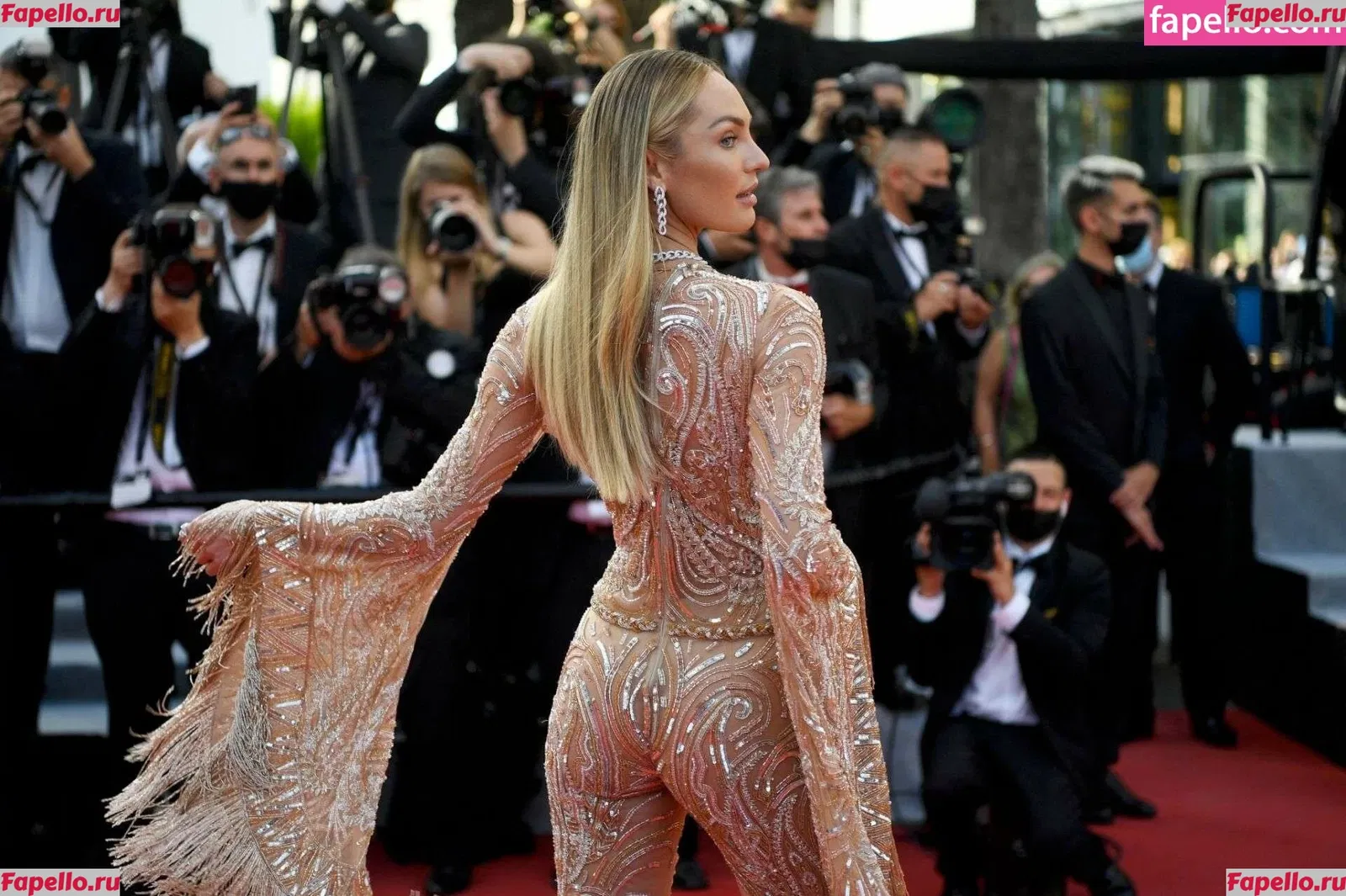 Candice Swanepoel Onlyfans Photo Gallery 