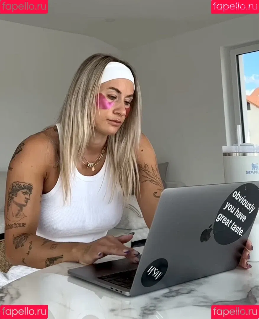 Lenaajoy Onlyfans Photo Gallery 
