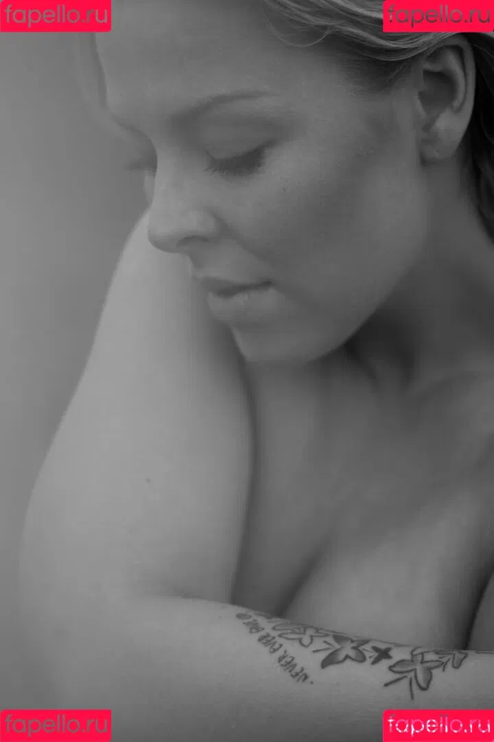 Leonore Bartsch Onlyfans Photo Gallery 