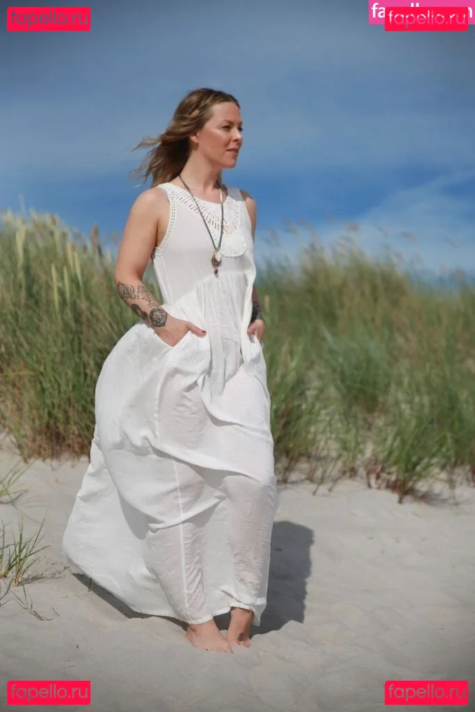 Leonore Bartsch Onlyfans Photo Gallery 