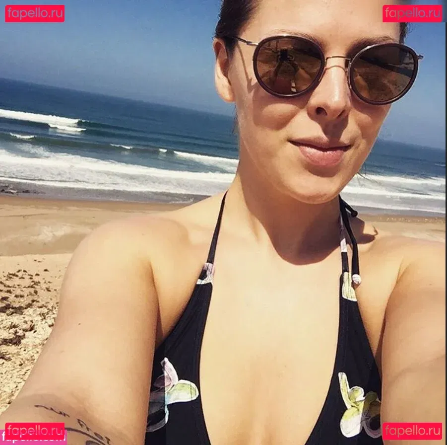 Leonore Bartsch Onlyfans Photo Gallery 