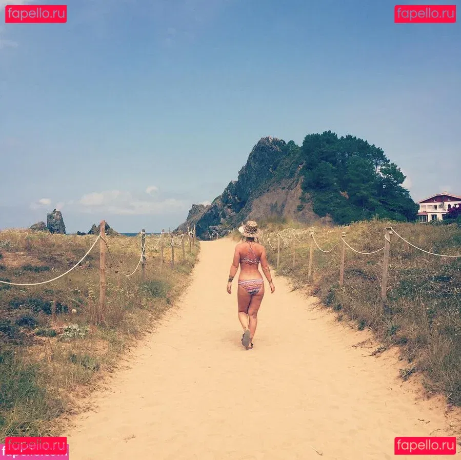 Leonore Bartsch Onlyfans Photo Gallery 