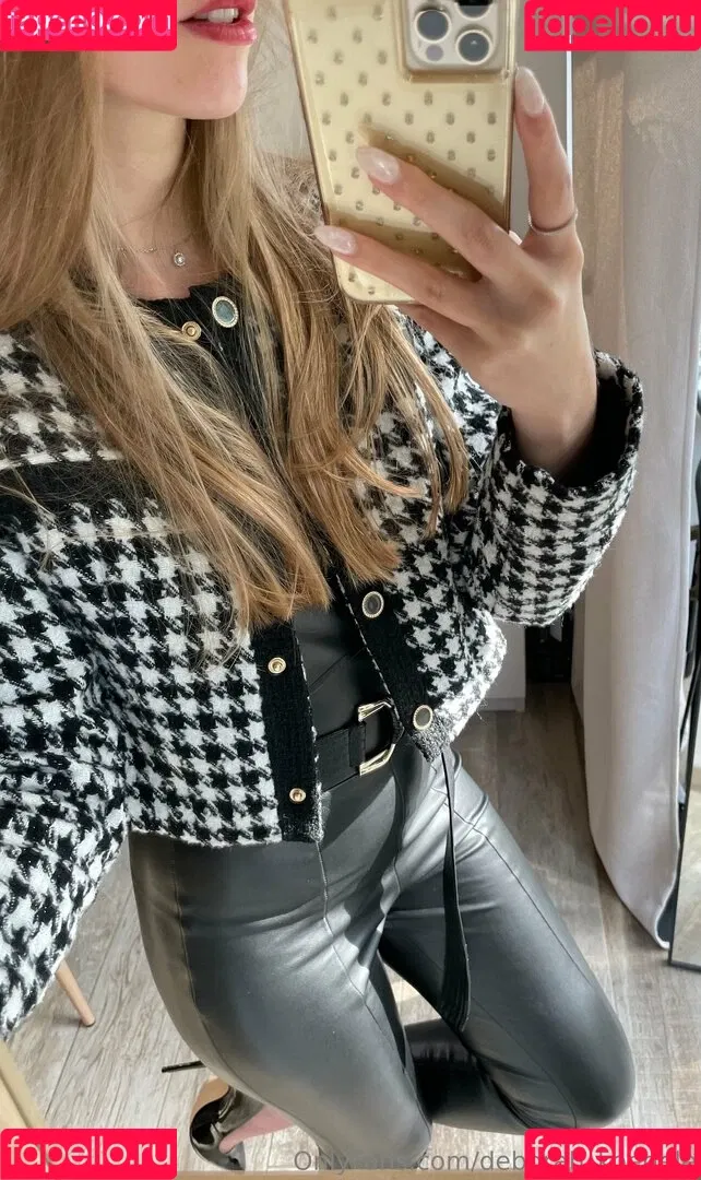 Déborah Koegele Onlyfans Photo Gallery 