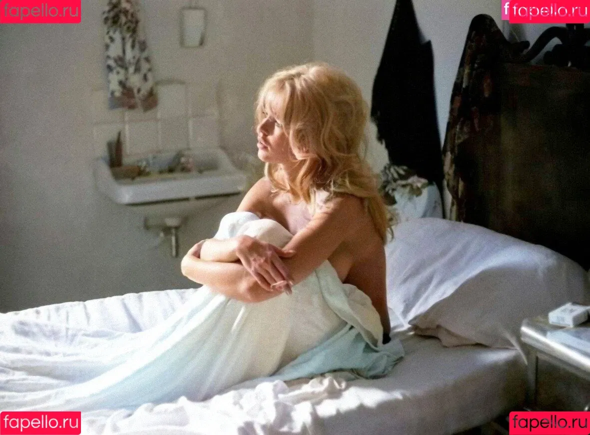 Brigitte Bardot Onlyfans Photo Gallery 