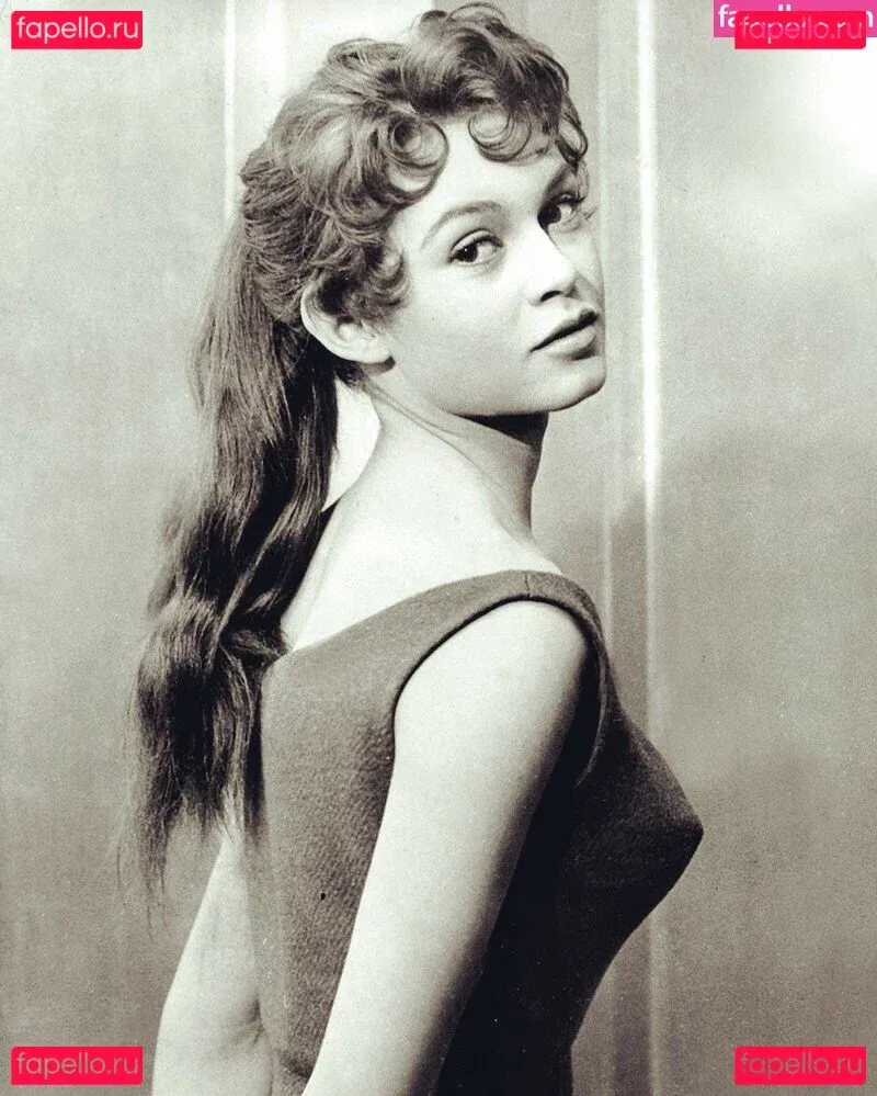 Brigitte Bardot Onlyfans Photo Gallery 