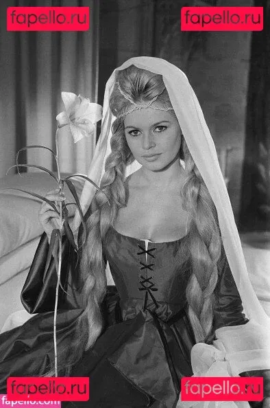 Brigitte Bardot Onlyfans Photo Gallery 