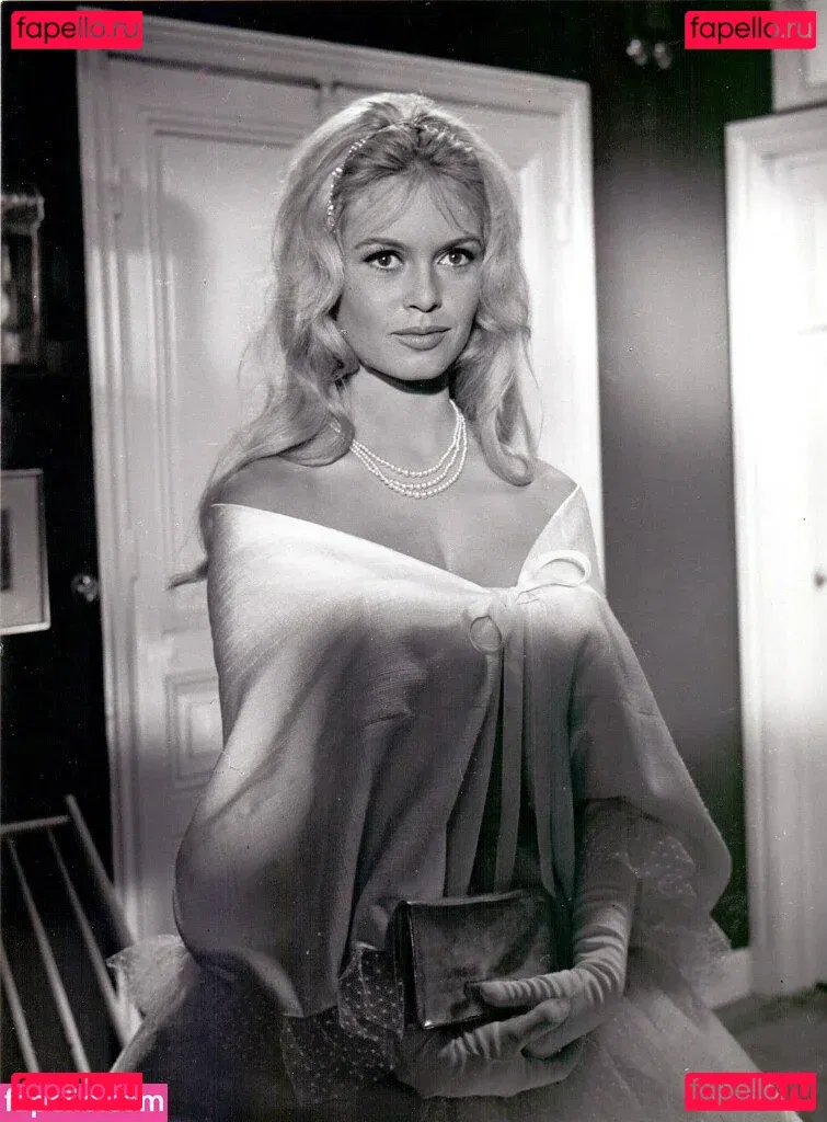 Brigitte Bardot Onlyfans Photo Gallery 