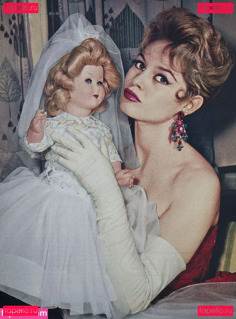 Brigitte Bardot Onlyfans Photo Gallery 