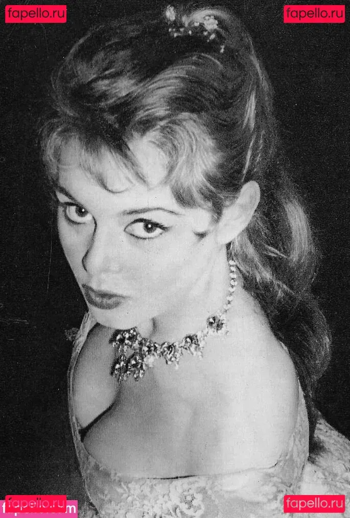 Brigitte Bardot Onlyfans Photo Gallery 