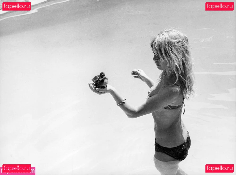 Brigitte Bardot Onlyfans Photo Gallery 