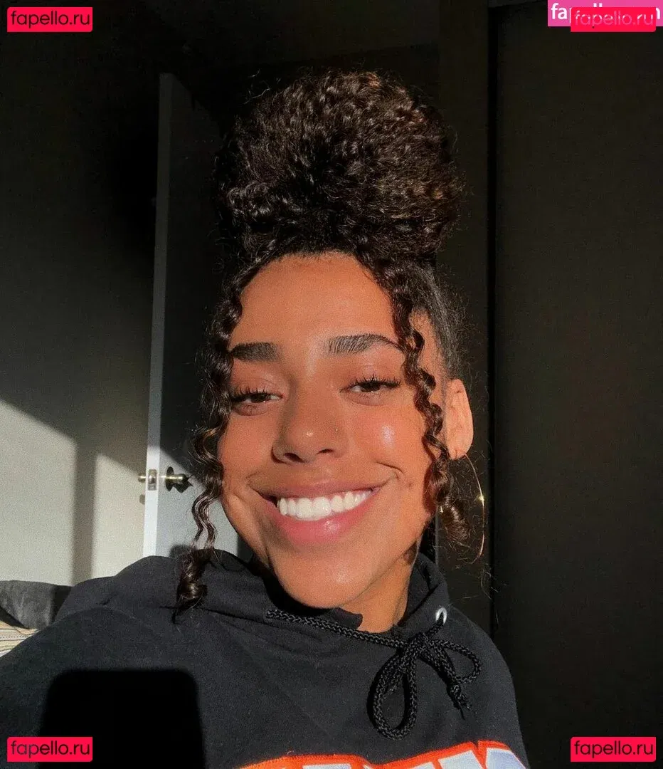 tbexclusive Onlyfans Photo Gallery 