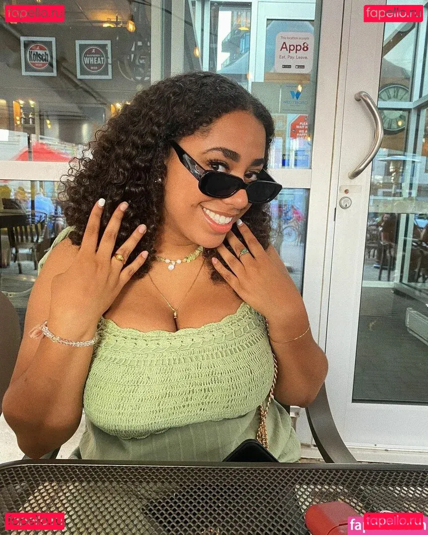 tbexclusive Onlyfans Photo Gallery 