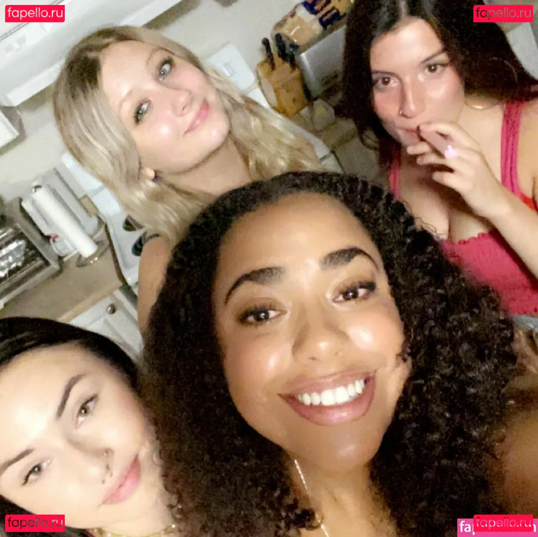 tbexclusive Onlyfans Photo Gallery 