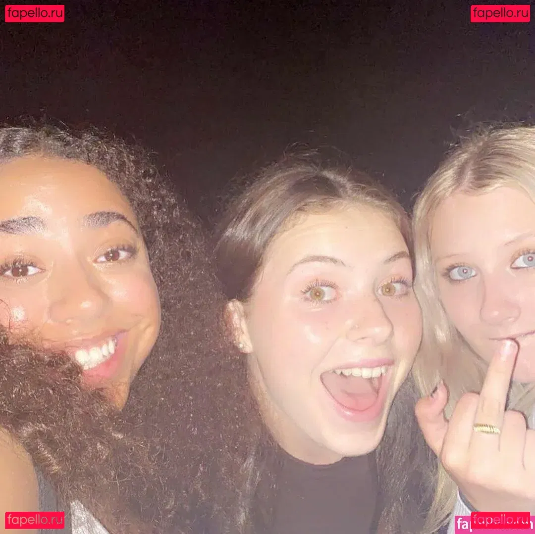 tbexclusive Onlyfans Photo Gallery 