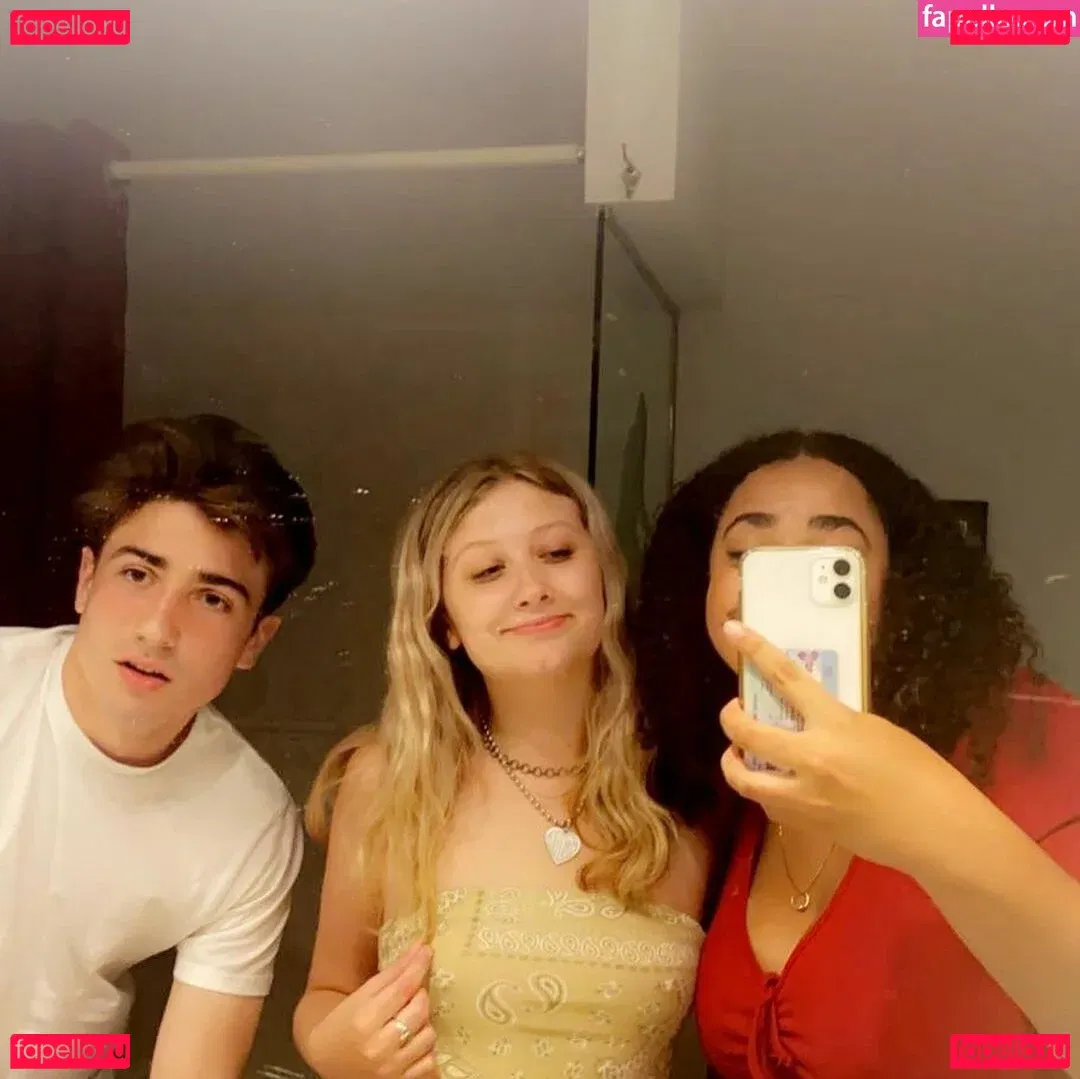 tbexclusive Onlyfans Photo Gallery 