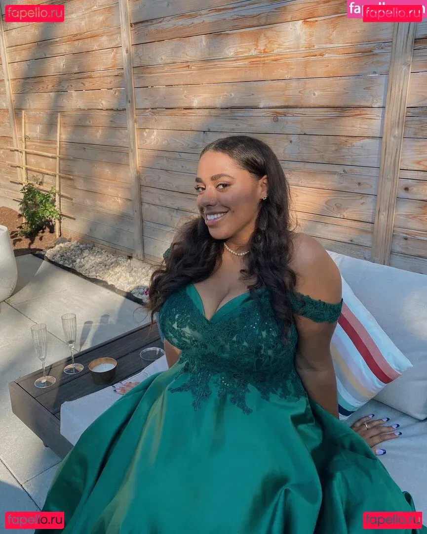 tbexclusive Onlyfans Photo Gallery 