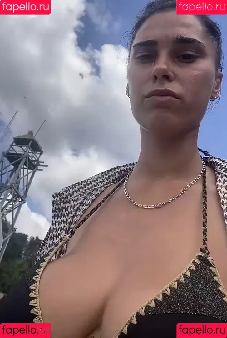 Laura Petard Onlyfans Photo Gallery 