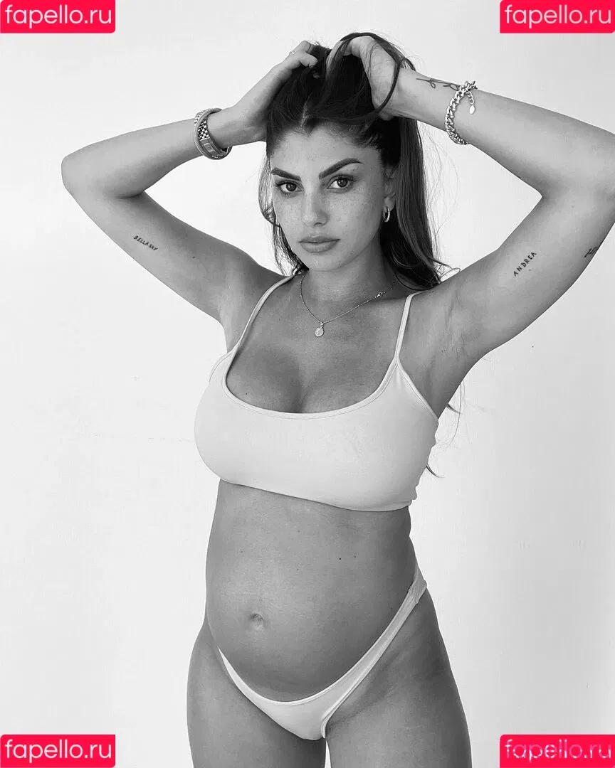 Yeliz Koc Onlyfans Photo Gallery 