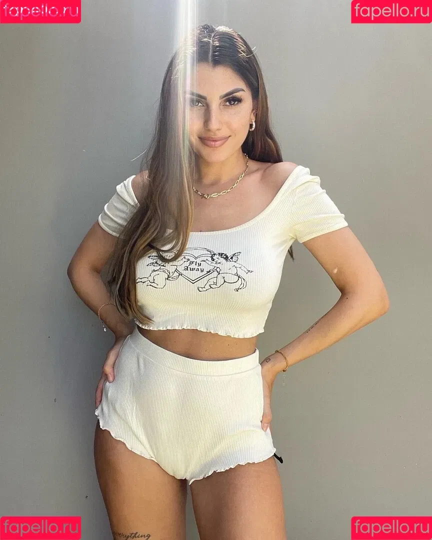 Yeliz Koc Onlyfans Photo Gallery 