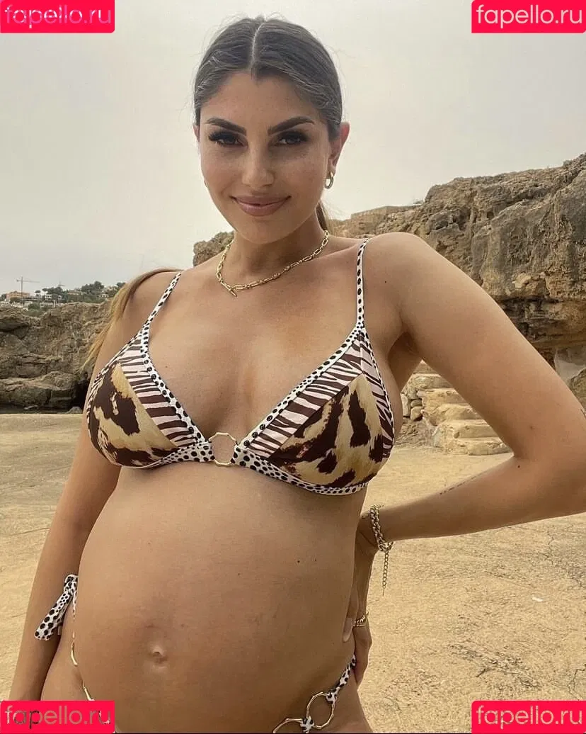 Yeliz Koc Onlyfans Photo Gallery 