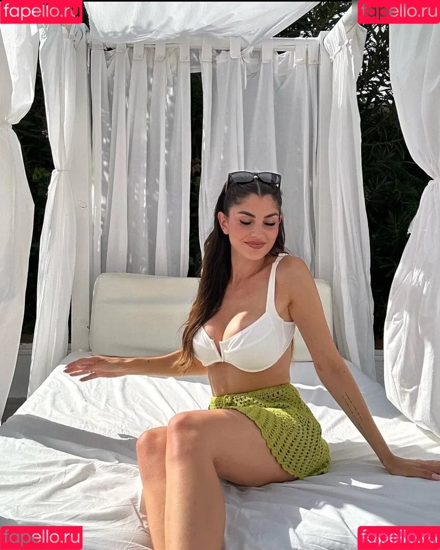 Yeliz Koc Onlyfans Photo Gallery 