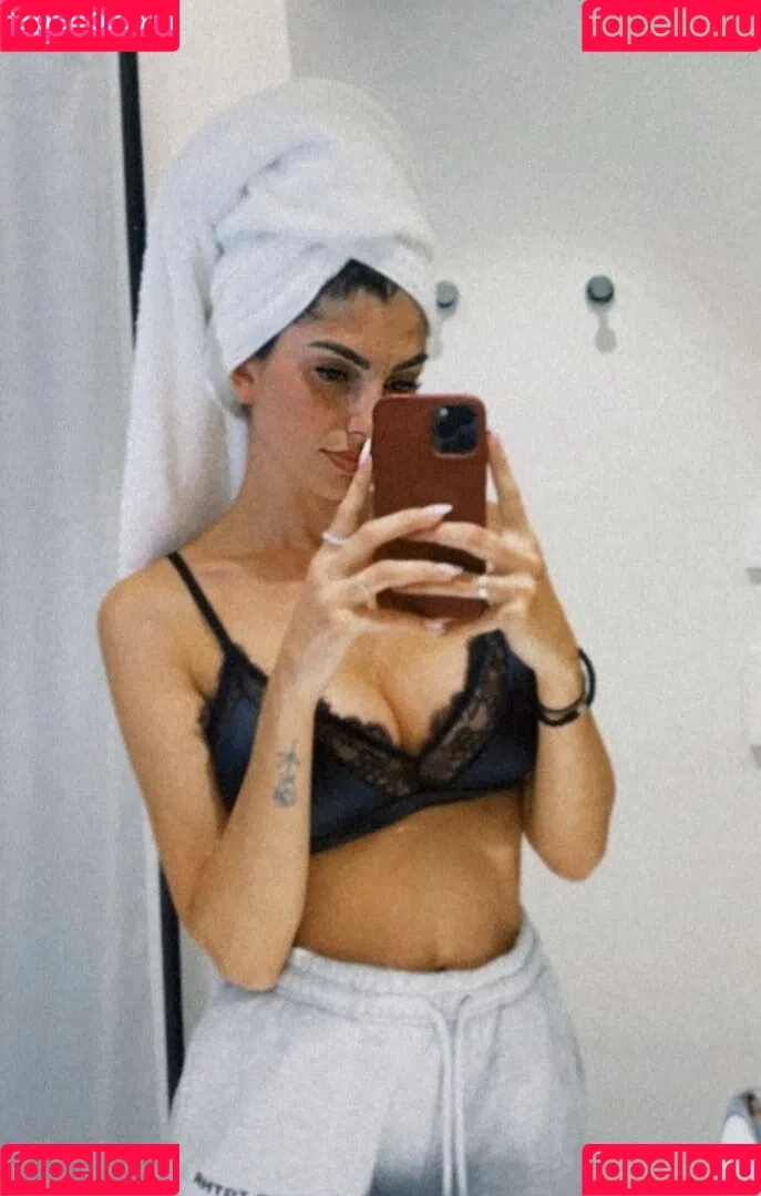Yeliz Koc Onlyfans Photo Gallery 
